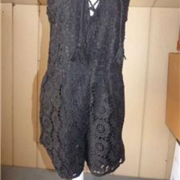 Material Girl Junior’s Sleeveless Lace Romper, M - Picture 3 of 6